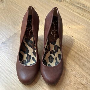 New and never worn Jessica Simpson brown leather heels